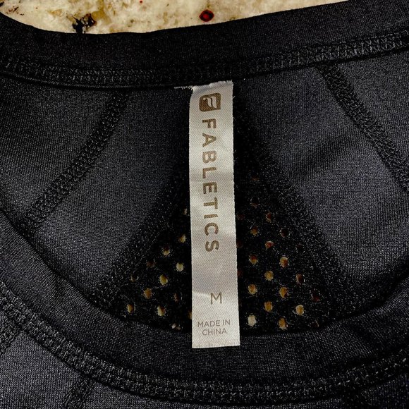 Fabletics Neoprene-like Workout Top - Size Medium - Long Sleeve Mesh Shirt - Picture 4 of 7